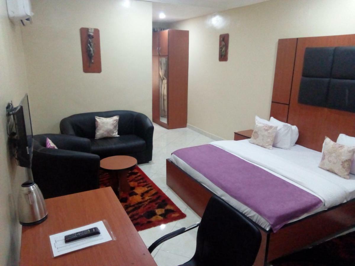 Limoh Suites Benin City Exteriér fotografie