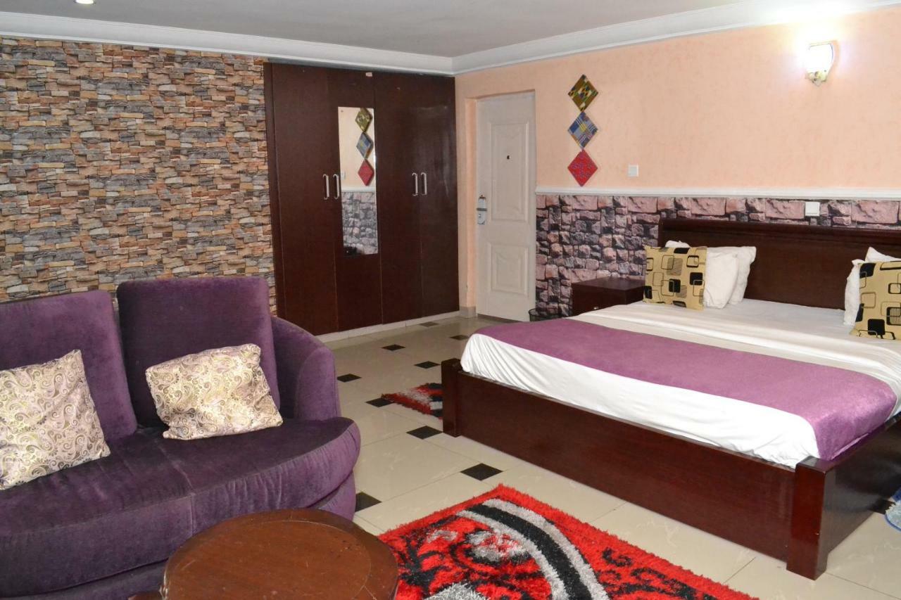 Limoh Suites Benin City Exteriér fotografie