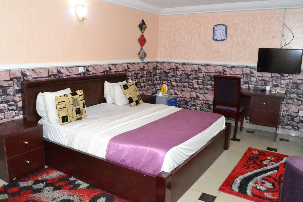 Limoh Suites Benin City Exteriér fotografie