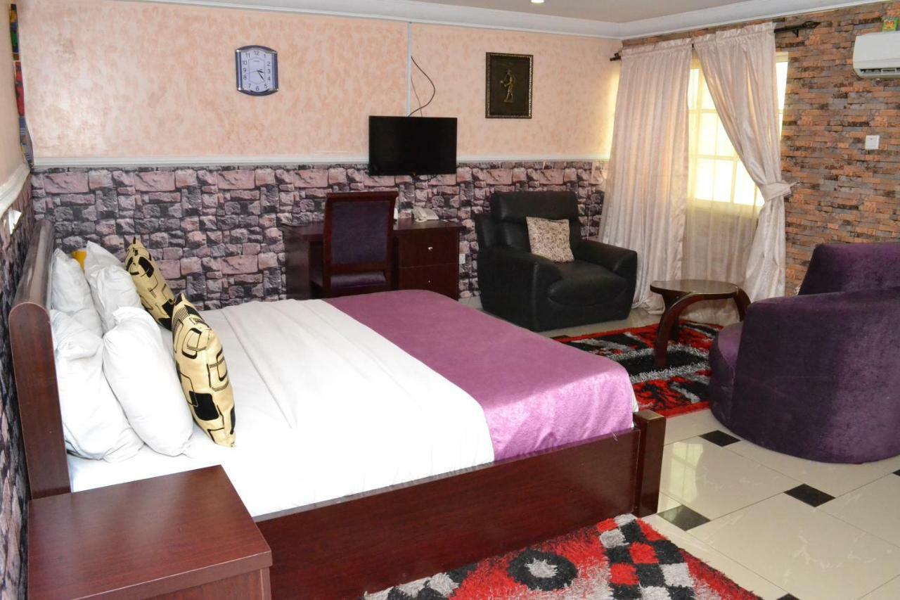 Limoh Suites Benin City Exteriér fotografie