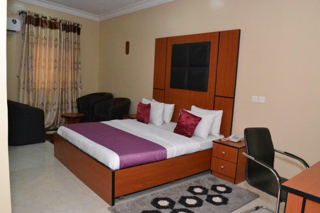 Limoh Suites Benin City Exteriér fotografie