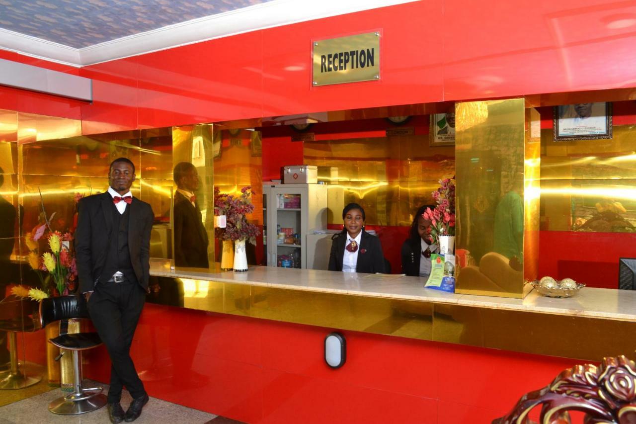 Limoh Suites Benin City Exteriér fotografie