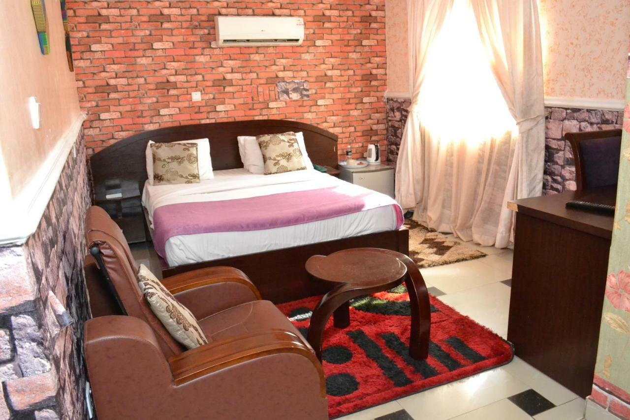 Limoh Suites Benin City Exteriér fotografie