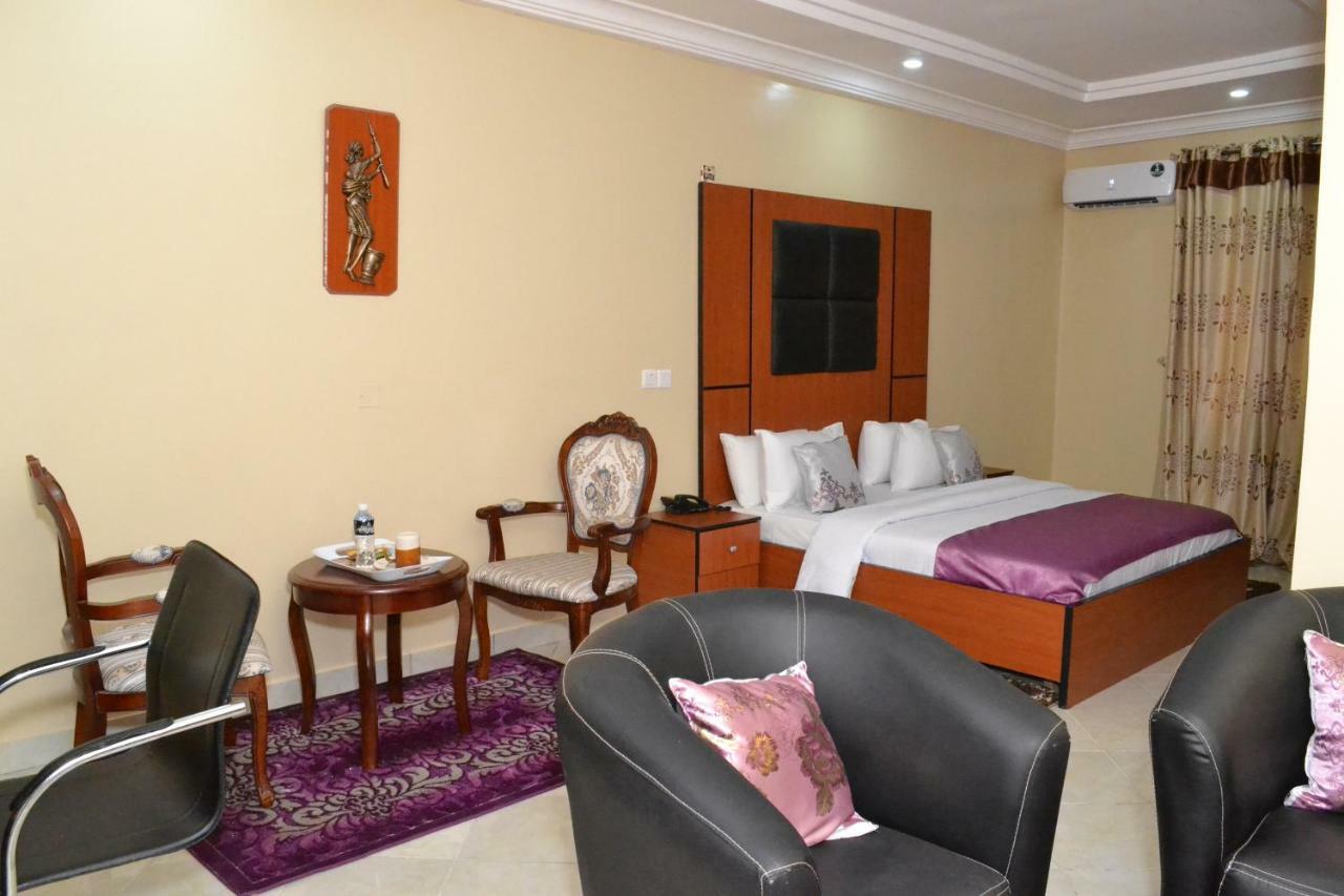 Limoh Suites Benin City Exteriér fotografie