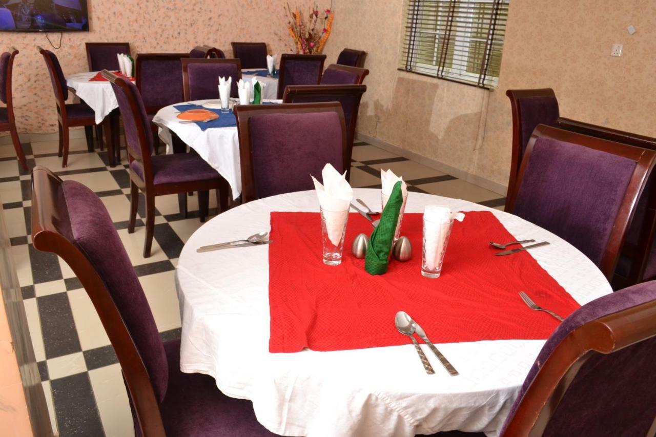 Limoh Suites Benin City Exteriér fotografie