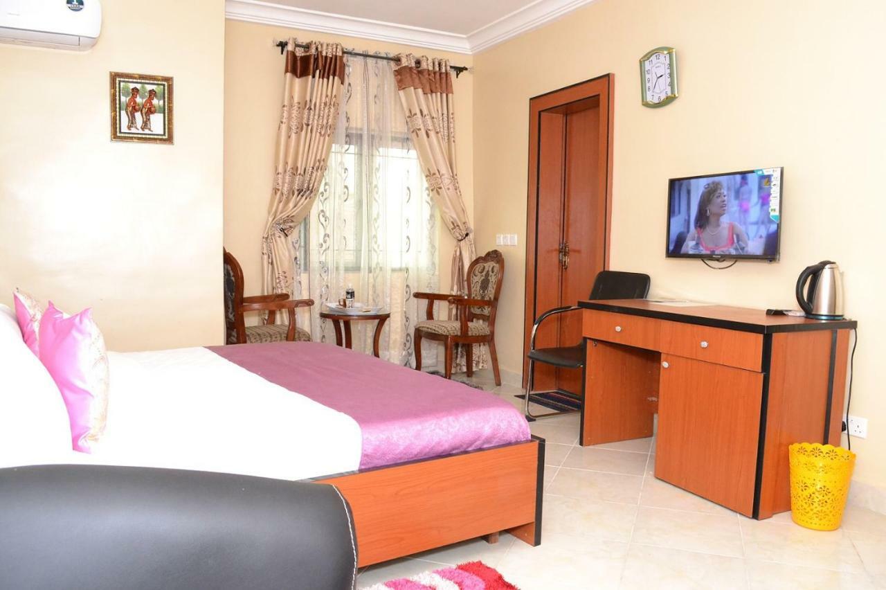 Limoh Suites Benin City Exteriér fotografie